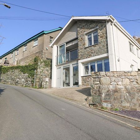 Hafod Y Bryn Villa ฮาเลค ภายนอก รูปภาพ