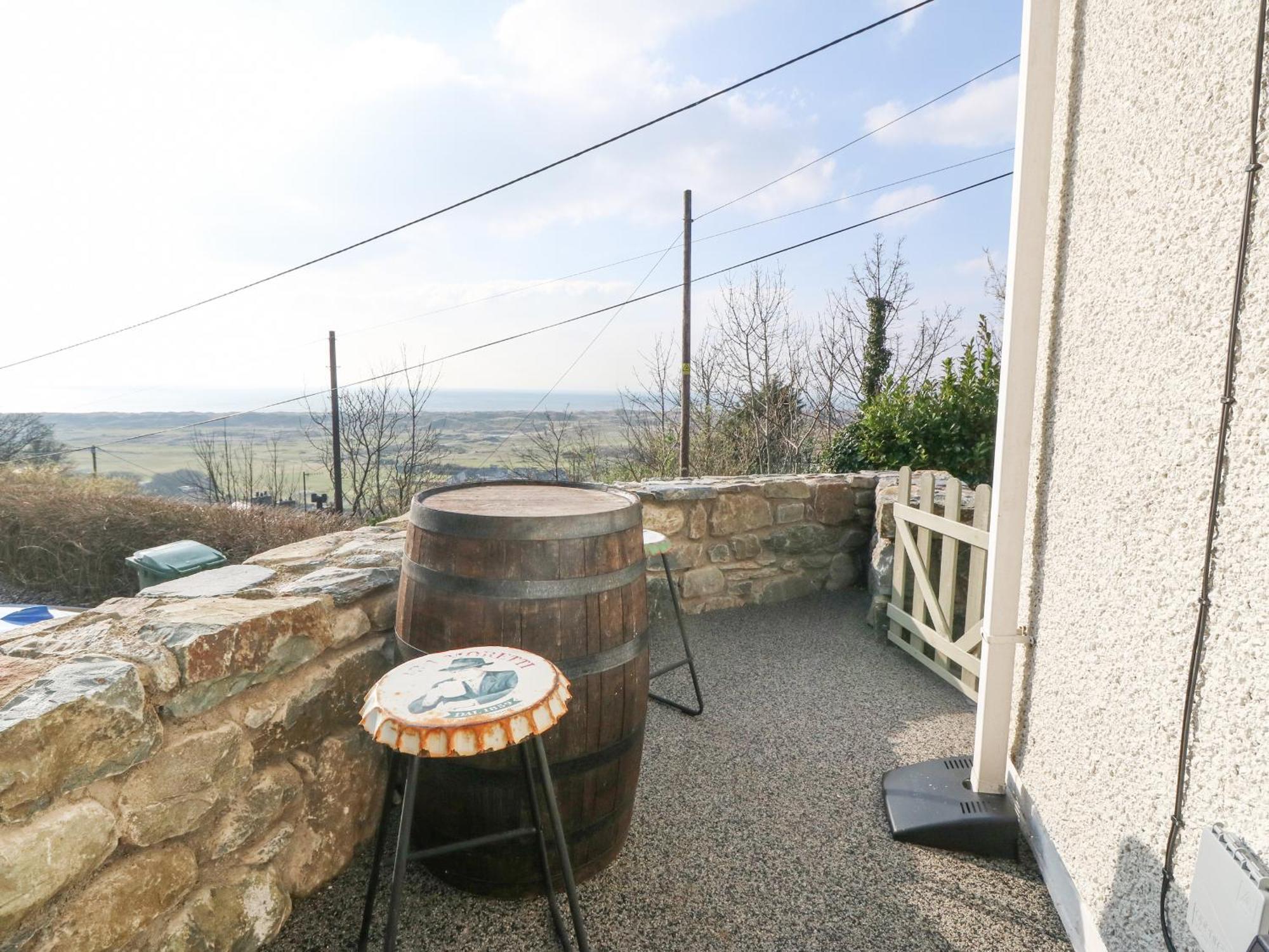 Hafod Y Bryn Villa ฮาเลค ภายนอก รูปภาพ